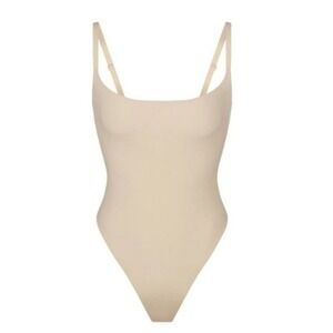 SKIMS FITS EVERYBODY ADAPTIVE BODYSUIT Top Clay Size XS